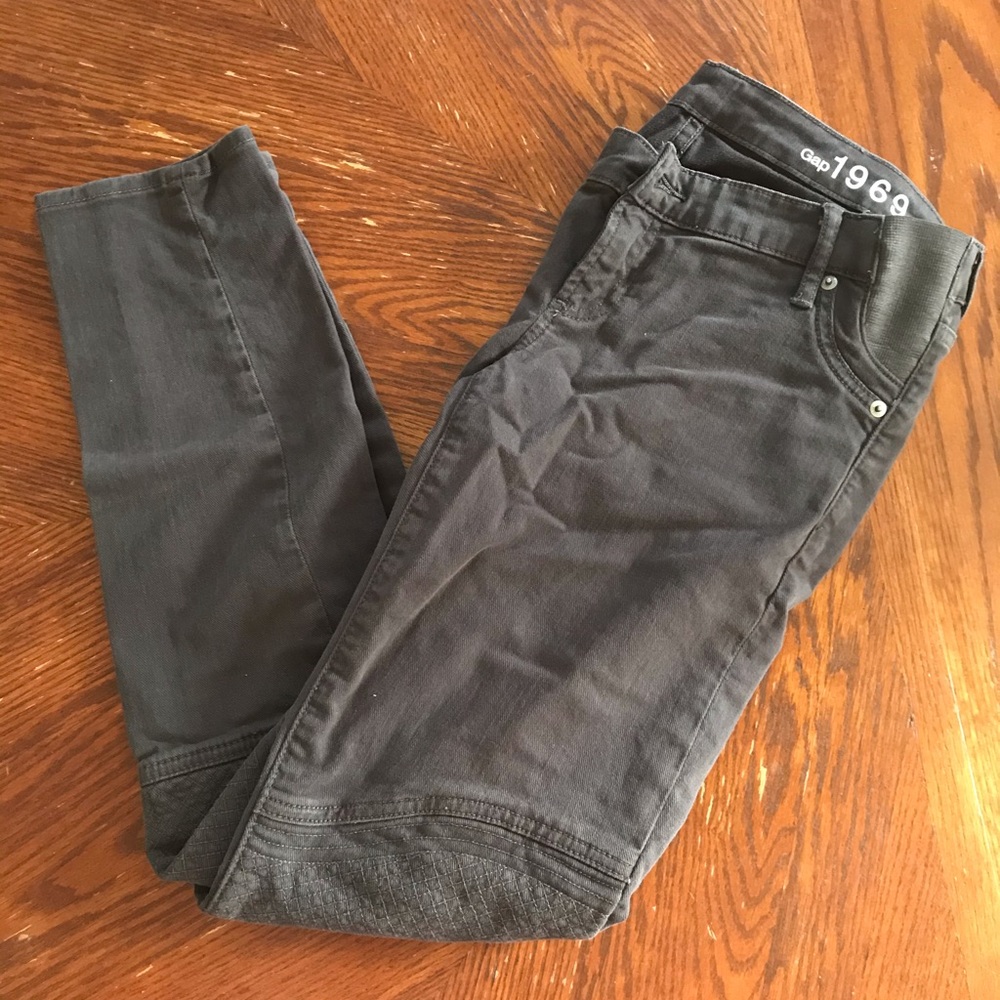 Gap 1969 Maternity Skinny Jeans